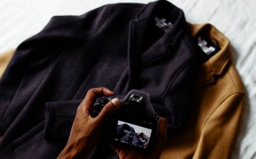 How can you take photographs for clothing?